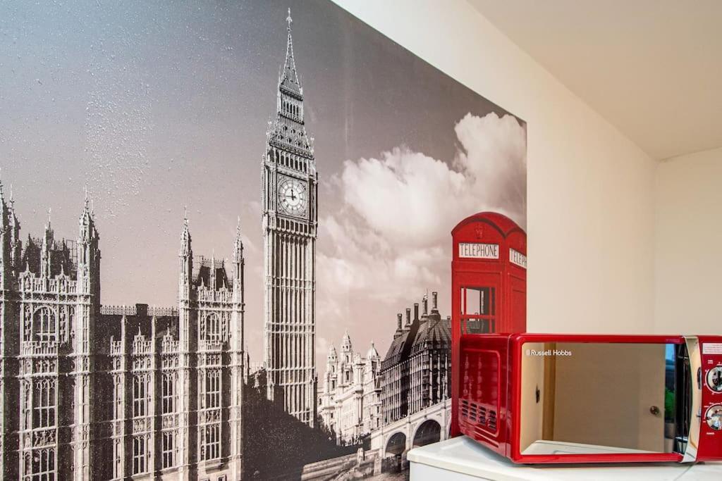 Watford Central Serviced Apartment *